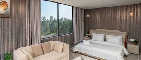 Family Suite | Egyptian cotton sheets, premium bedding, desk, laptop workspace