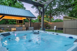 Tina de hidromasaje al aire libre