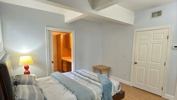 1 bedroom, desk, iron/ironing board, free WiFi