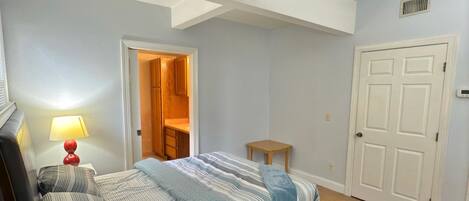 1 Schlafzimmer, Schreibtisch, BĂŒgeleisen/BĂŒgelbrett, kostenloses WLAN