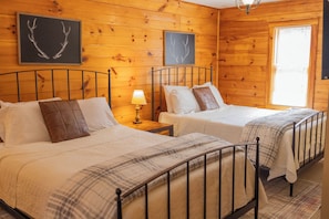 3 chambres, fer et planche à repasser, Wi-Fi, draps fournis