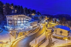 Façade de l’hébergement - soirée/nuit