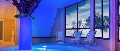 Indoor pool, pool loungers