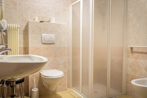 Comfort Apartment | Bathroom