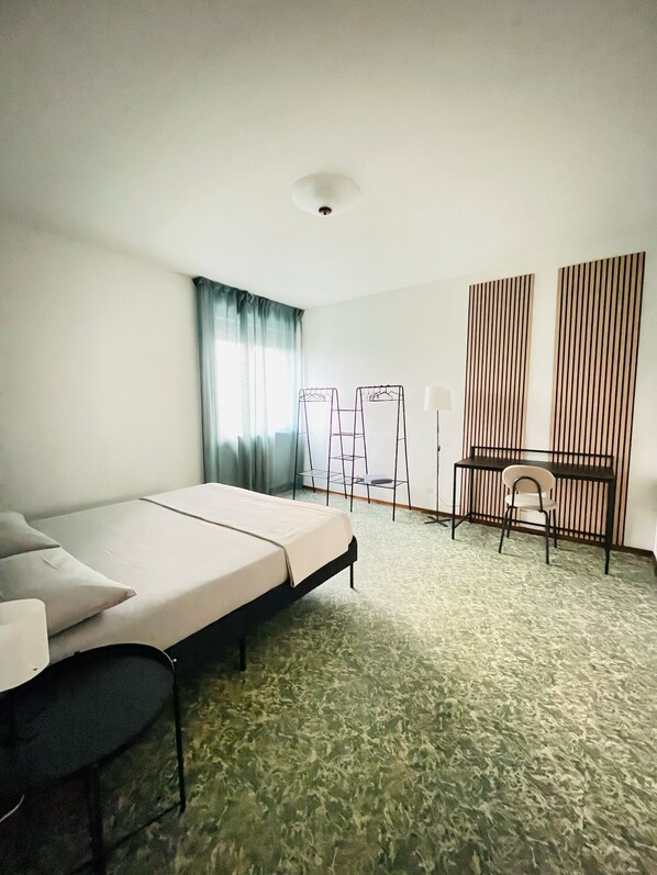 1 chambre, fer et planche à repasser, Wi-Fi, draps fournis