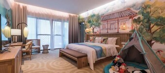 Dongxing Huichang Fashion Hotel