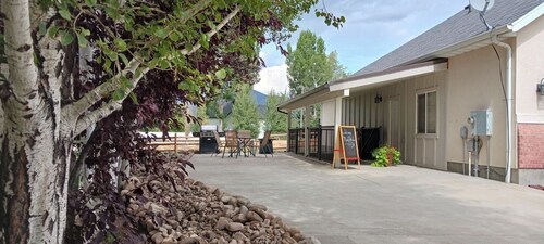 Moose Tracks Inn: Spacious Lower Level Retreat in Heber Valley