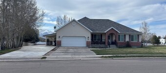 Moose Tracks Inn: Spacious Lower Level Retreat in Heber Valley