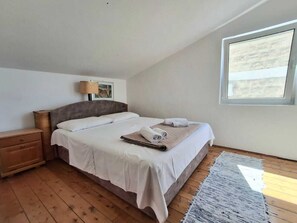 Appartement familial, non-fumeur, vue sur la mer | Accès au Wi-Fi (inclus)
