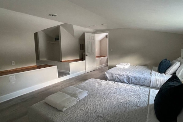 4 chambres, fer et planche Ă repasser, Wi-Fi, draps fournis