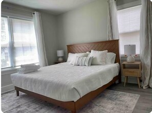 4 bedrooms, iron/ironing board, WiFi, bed sheets