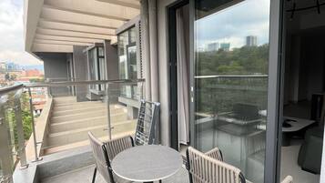 Deluxe Apartment, 3 Bedrooms, Balcony, City View | Balcony