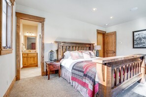 4 bedrooms, iron/ironing board, travel cot, free WiFi