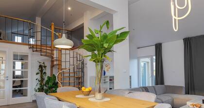 Sunny&Stylish Urban Escape - KorÄula town