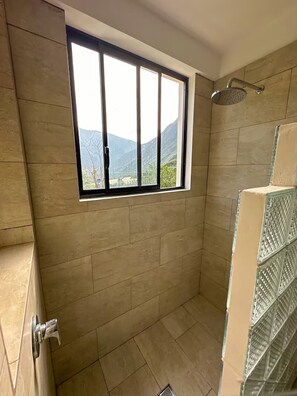 Handtücher, Seife, Toilettenpapier