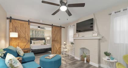 Centrally Located Near Downtown W/ In Unit W&D!