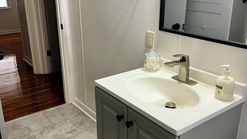 Towels, soap, shampoo, toilet paper