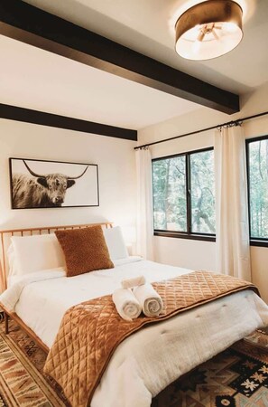 3 bedrooms, iron/ironing board, travel crib, WiFi