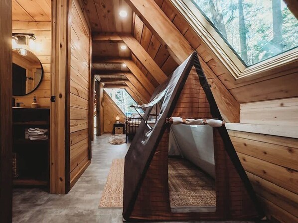 4 habitaciones, tabla de planchar con plancha, cuna de viaje y wifi 