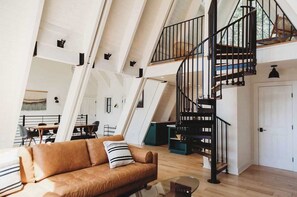 TV, fireplace - Mile High Haus, by @To_Dwell_Here (Lake Arrowhead)