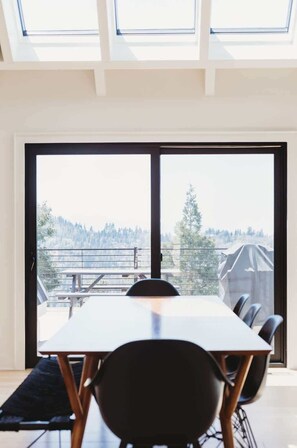 Dining - Mile High Haus, by @To_Dwell_Here (Lake Arrowhead)