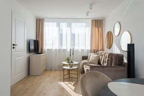 Superior Apartment, City View | Living area