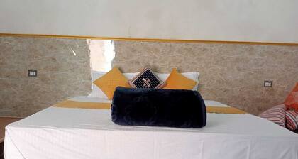 Spacious 6-bedroom house with WiFi, AC in enchanting Varanasi