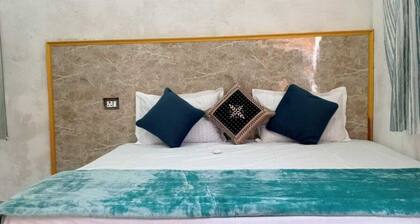 Spacious 6-bedroom house with WiFi, AC in enchanting Varanasi