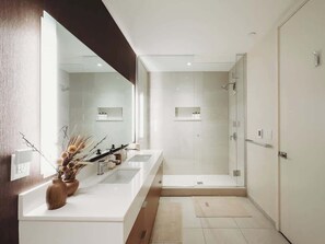 Douche, séchoir à cheveux