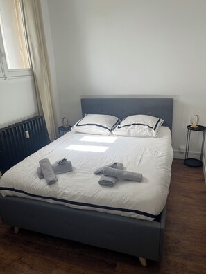 1 chambre, fer et planche à repasser, Wi-Fi, draps fournis