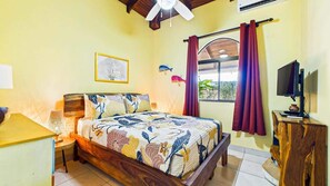 2 quartos, escrivaninha, ferros/tábuas de passar roupa