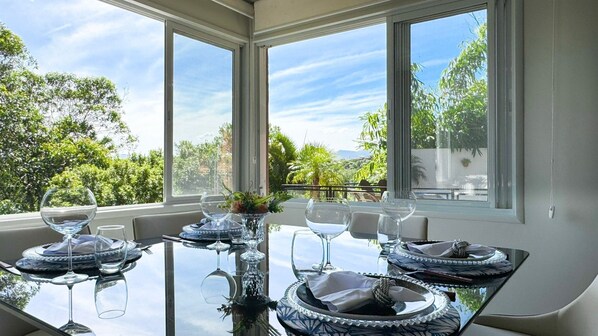 Villa | Dining