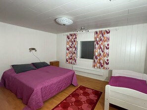 3 bedrooms, iron/ironing board, WiFi - Villa Niemelä ulkoporeammeella Parikkalassa. Perheet ja lemmikit tervetulleita! (Etelä-Karjala)