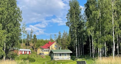 Villa Niemelä ulkoporeammeella Parikkalassa. Perheet ja lemmikit tervetulleita!
