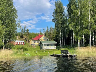 Villa Niemelä ulkoporeammeella Parikkalassa. Perheet ja lemmikit tervetulleita!
