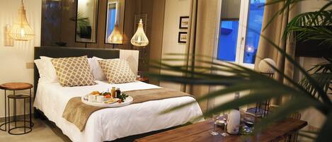 豪華雙人房, 私人浴室, 海景 | 房內夾萬、遮光窗簾/窗簾、熨斗/熨衫板、免費 Wi-Fi