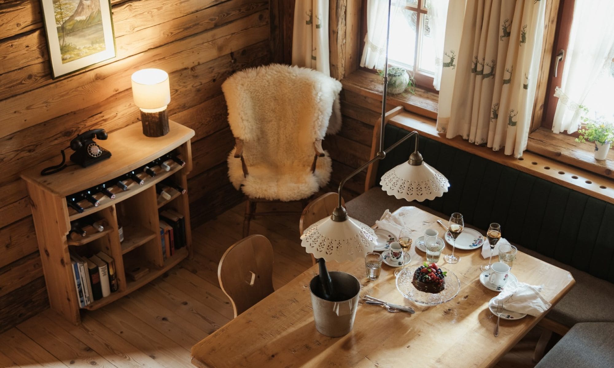 Chalet, 2 Bedrooms, Sauna | In-room dining