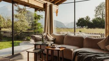 Chalet, 1 Bedroom | Living area