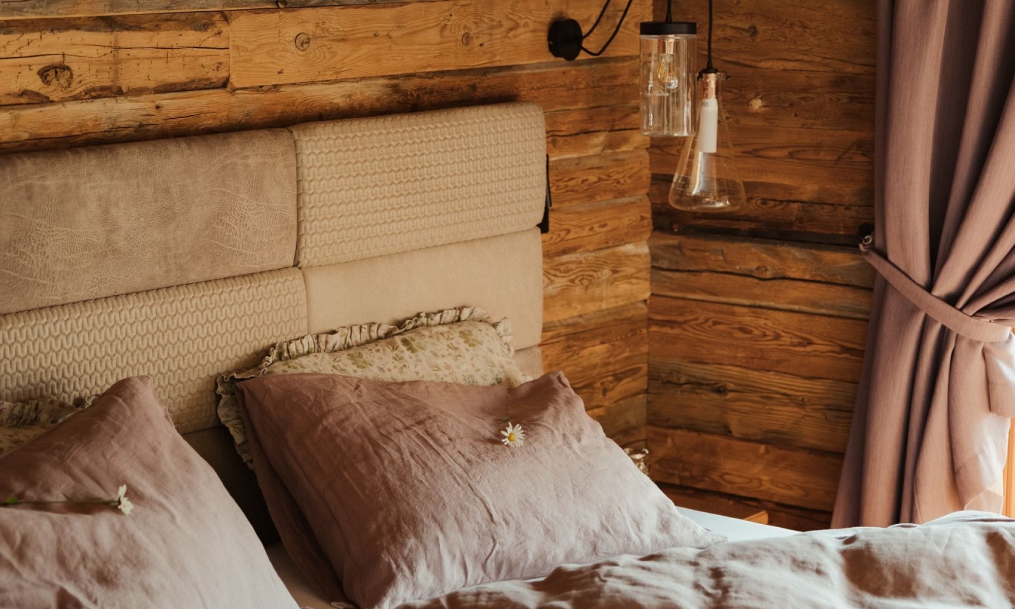 Chalet, 1 Bedroom, Fireplace | Minibar, in-room safe, individually decorated, individually furnished