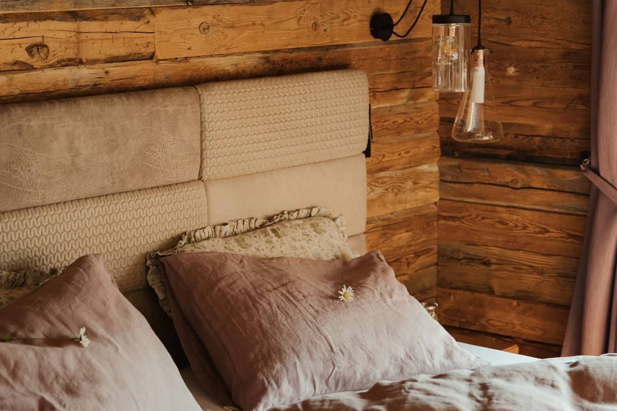 Chalet, 1 Bedroom, Fireplace | 1 bedroom, minibar, in-room safe, individually decorated