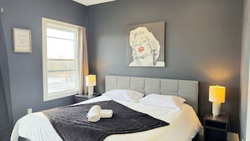 2 bedrooms, iron/ironing board, free WiFi, bed sheets