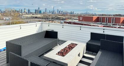 Amazing rooftop views of NYC+FREE parking+Washer&Dryer