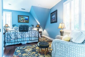 3 bedrooms, desk, iron/ironing board, WiFi