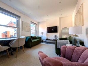 TV - Mount Street Mayfair Flat (London)