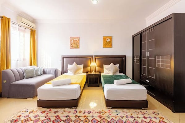 2 chambres, fer et planche à repasser, Wi-Fi, draps fournis