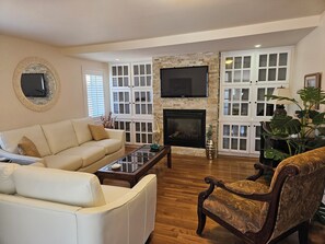 Télévision, cheminée