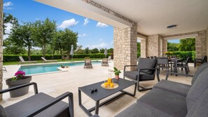 Villa, 6 chambres, accessible aux personnes à mobilité réduite, fumeurs | Piscine | Piscine extérieure