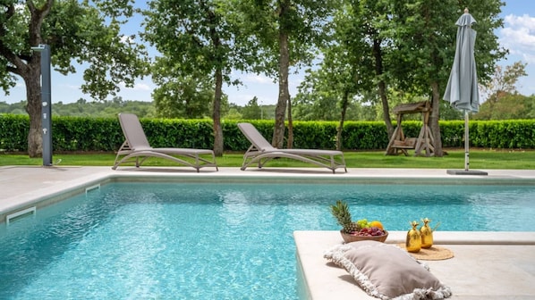 Villa, 6 chambres, accessible aux personnes à mobilité réduite, fumeurs | Piscine | Piscine extérieure
