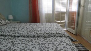 1 bedroom, internet, bed sheets