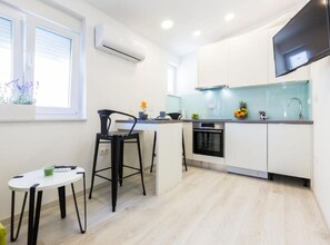 Refrigerador, horno, parrilla de estufa y lavavajillas